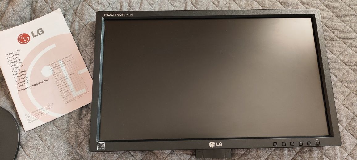 Монітор LG Flatron модель W1946s-BF.