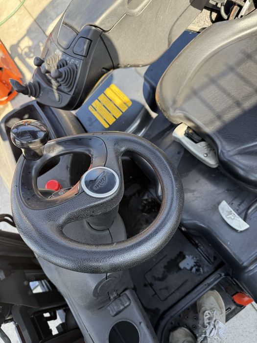 Empilhador LINDE 1600 kg eletrico