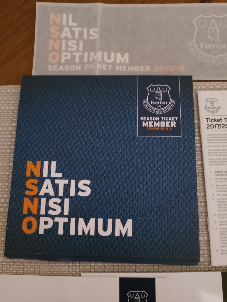 Everton Fc opakowanie do karnetu  .