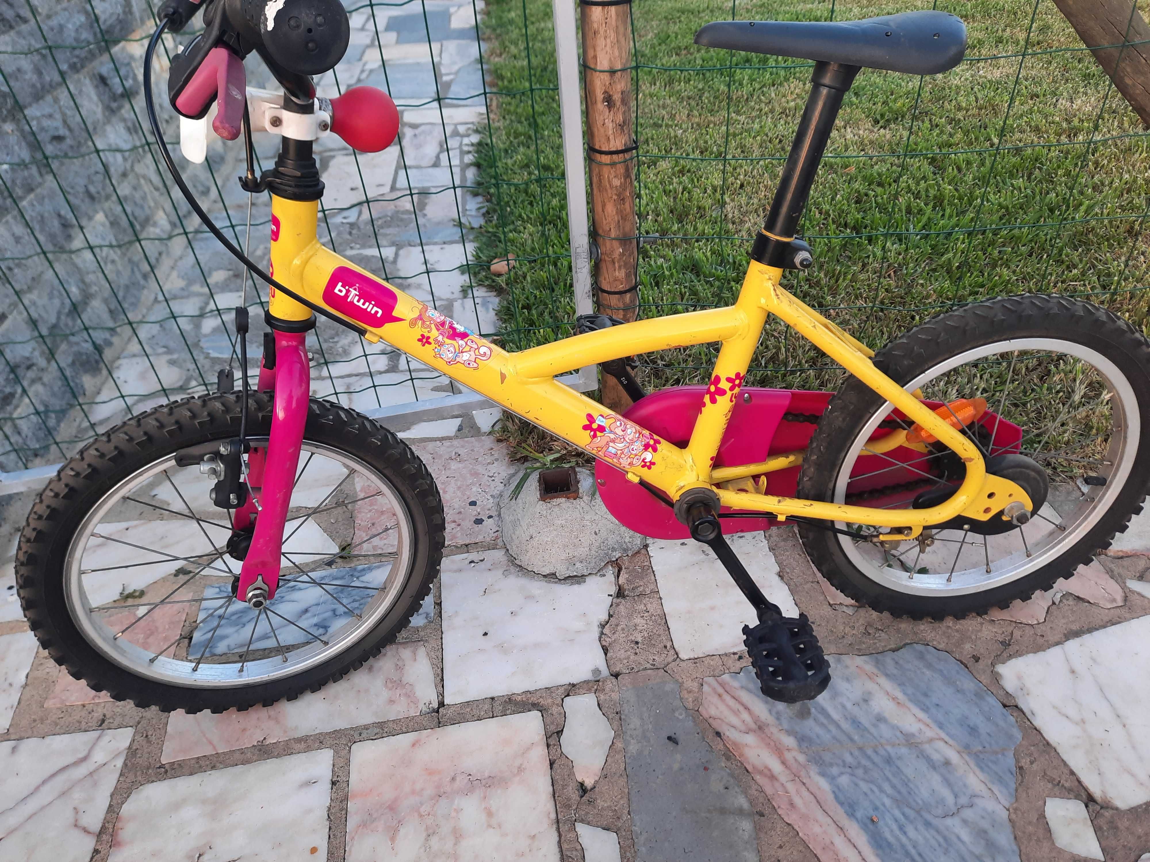 Bicicleta de menina Ɓtwin