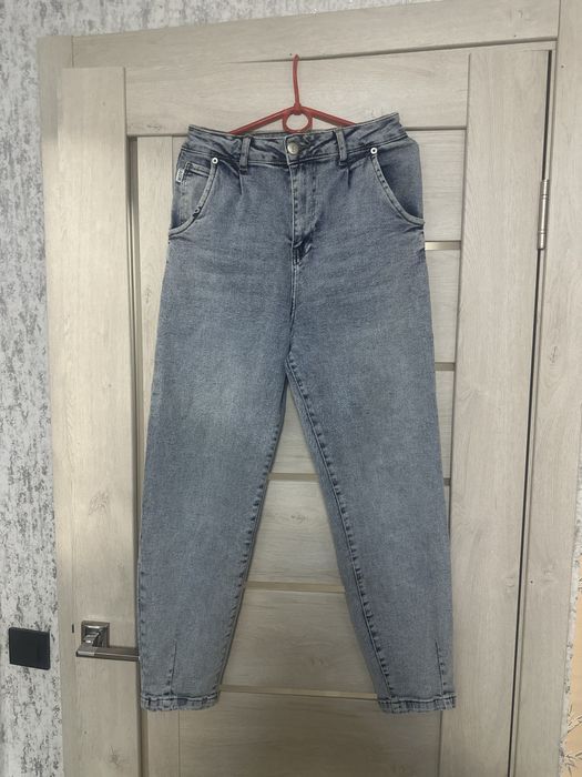 Продам джинси мом нові!!!