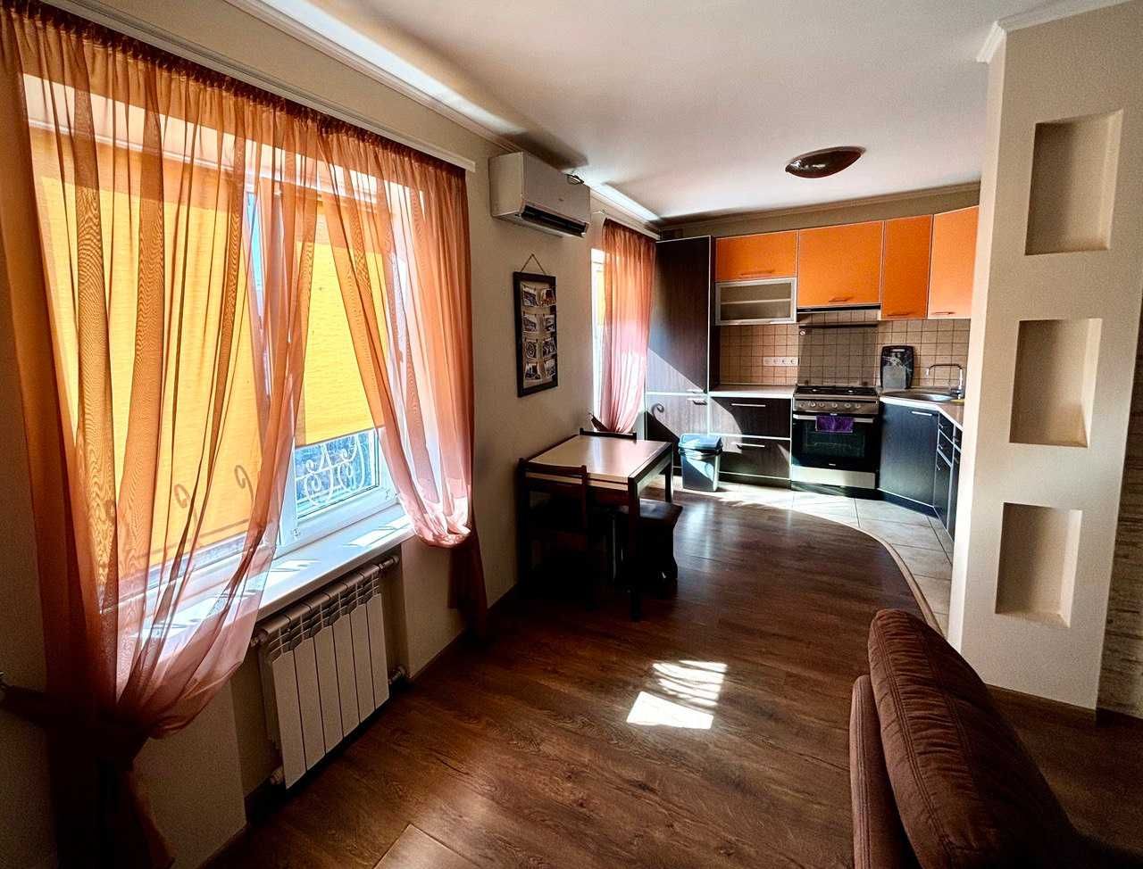 Кв Бородинський 2к.кв. з каміном. Правий, 9 лік. Подобово, погодинно