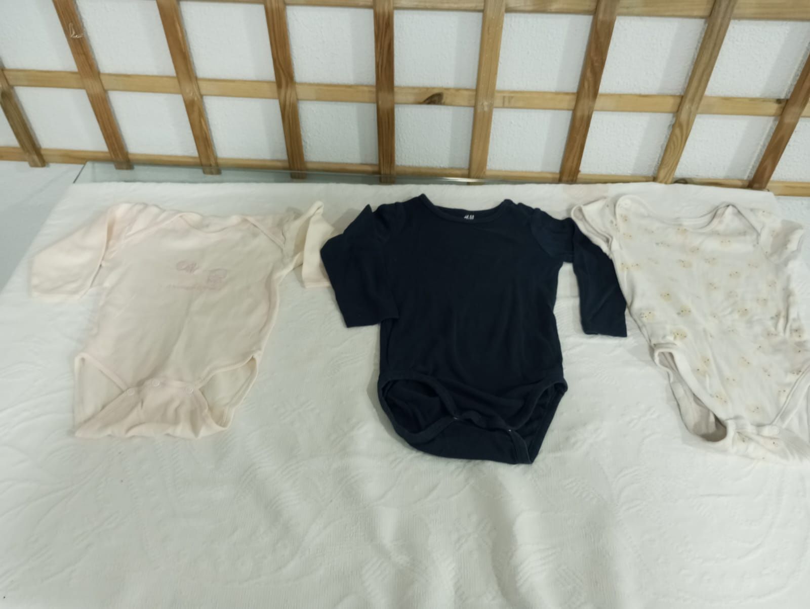 Roupas de bebés e crianças. 2 € cada