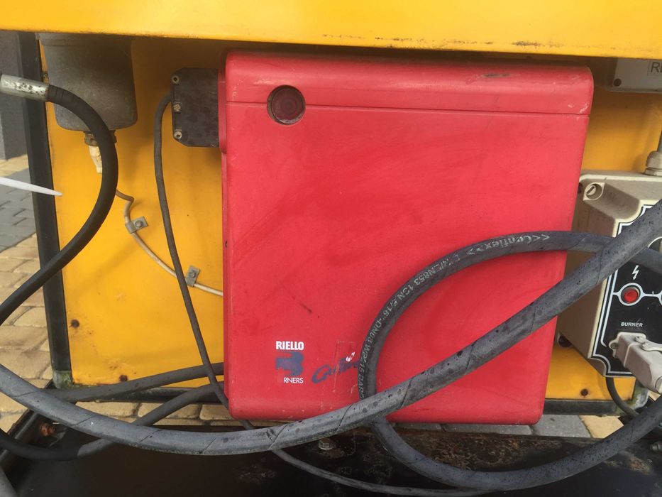 Nagrzewnica olejowa Master BV 690 FS z odprowadzeniem spalin 220kW