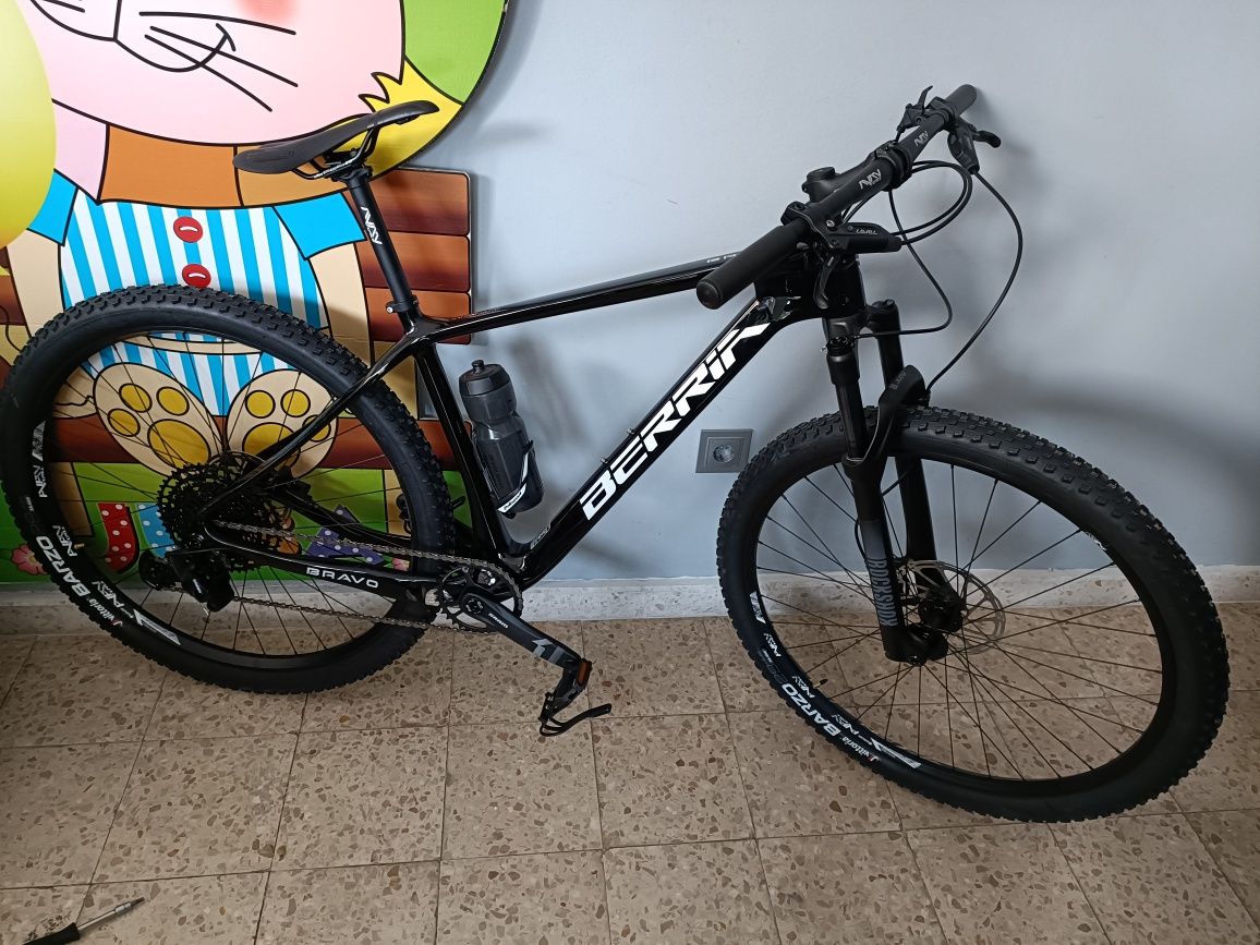 Bicicleta Btt  de Carbono Berria roda 29 de 2023