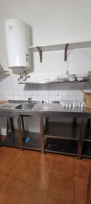 Arrenda-se café snack bar completamente equipado! Bom preço!