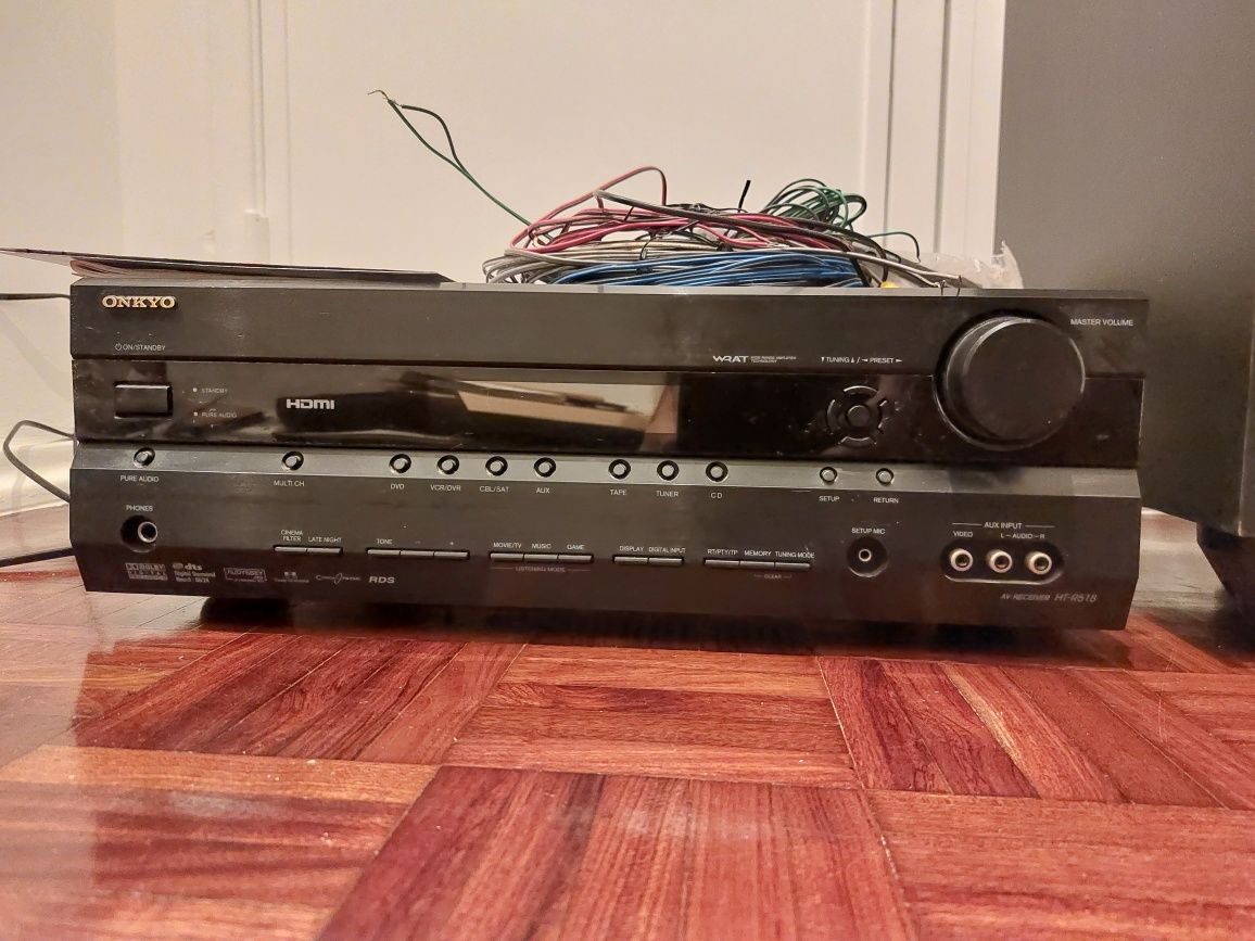 Sistema de som 5.1 Onkyo home cinema