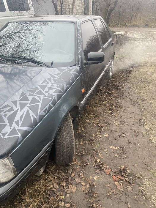 Фиат крома      .