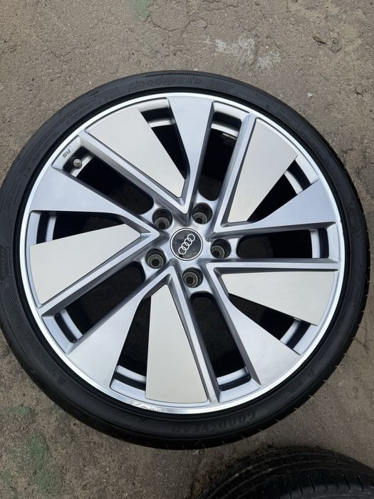 Good year EAGLE F1 305/30/R21