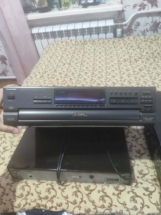 CD-програвач Technics SL-PD687 на 5 дисків
