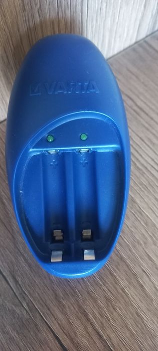 Зарядное устройство Варта Varta