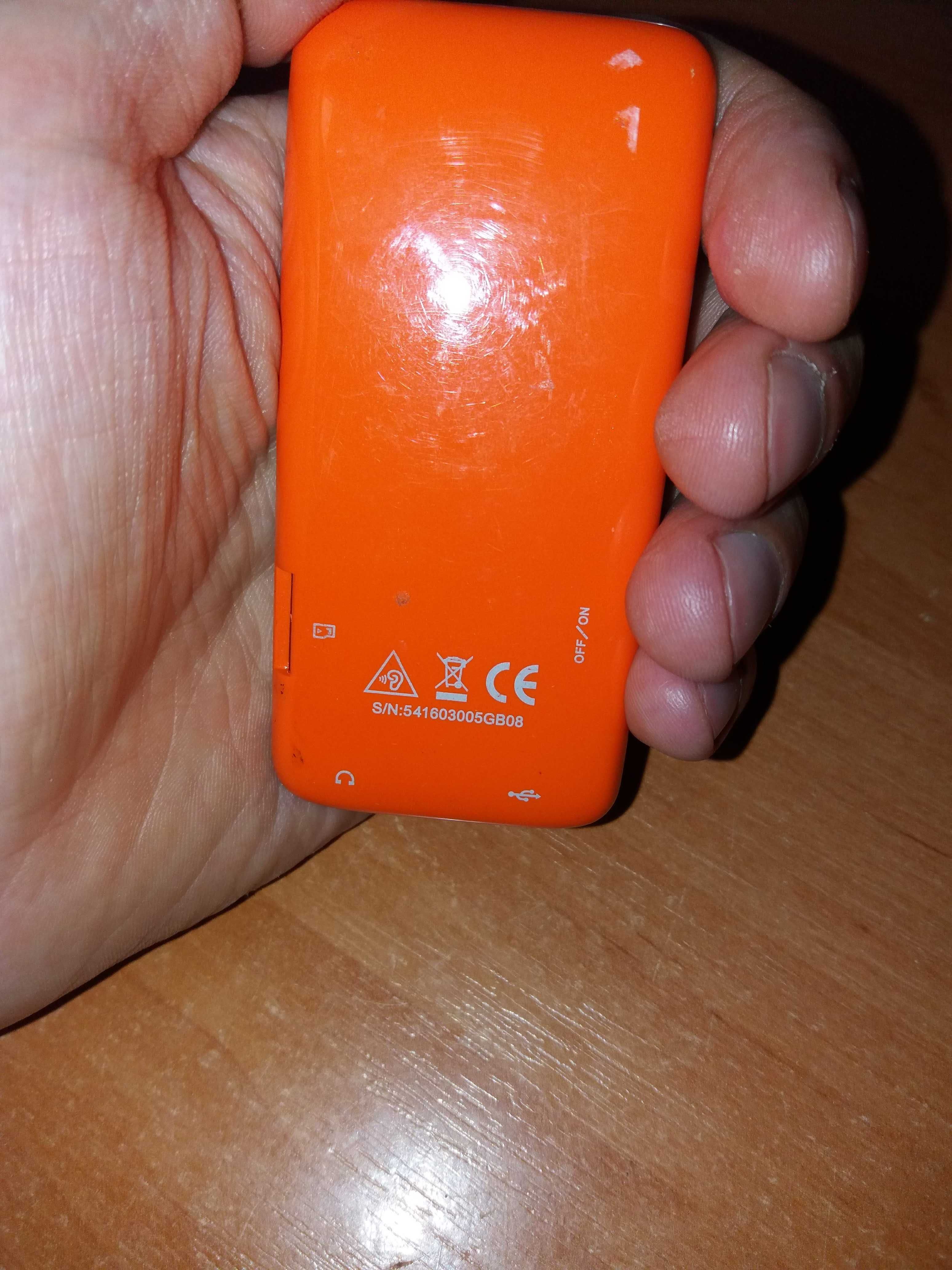 Оранжевий плеєр  INTENSO 8GB video LCD mp3 mp4 PLAYER