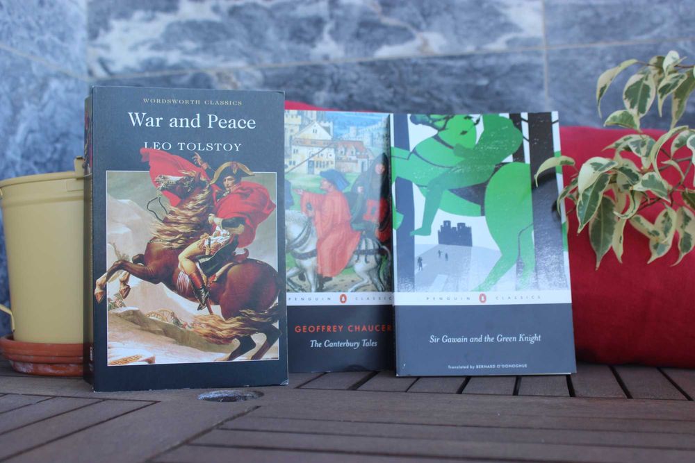 "War and Peace" de Tolstoi & "Canterbury Tales" de Chaucer (novos)