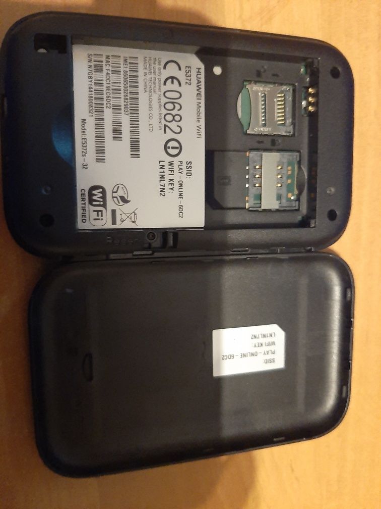 Modem Huawei e5372 uszkodzona bateria