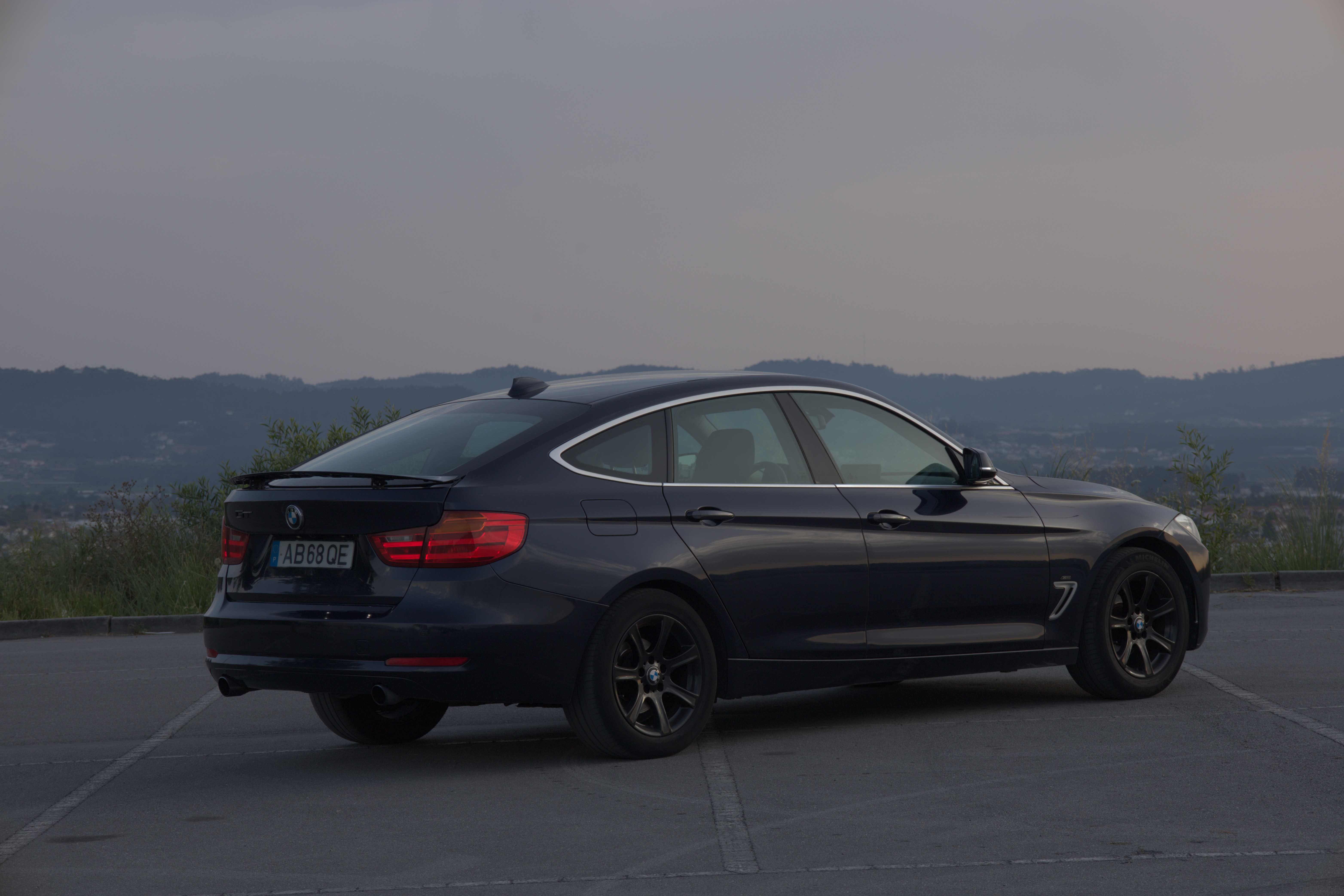 BMW 318GT Impecável