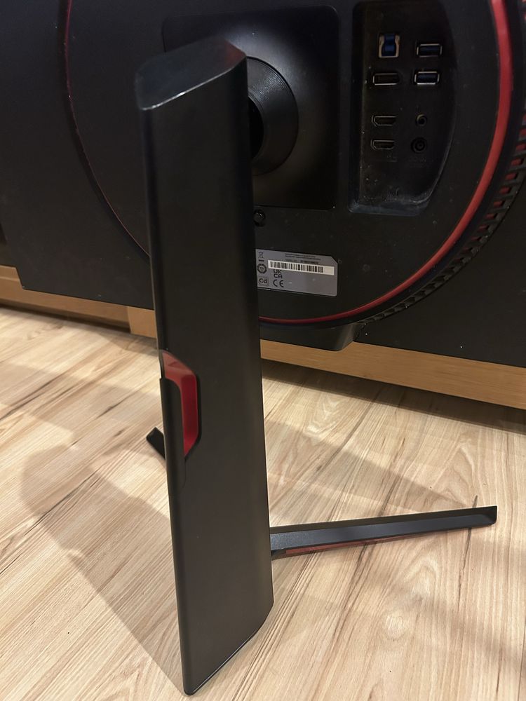 Monitor LG uszkodzony