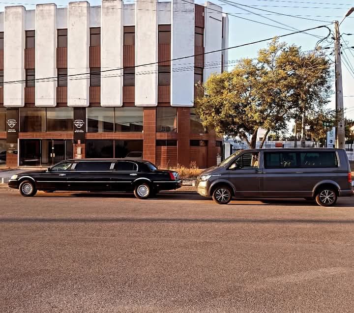Aluguer de Limousines/carros de luxo/até 9 pessoas