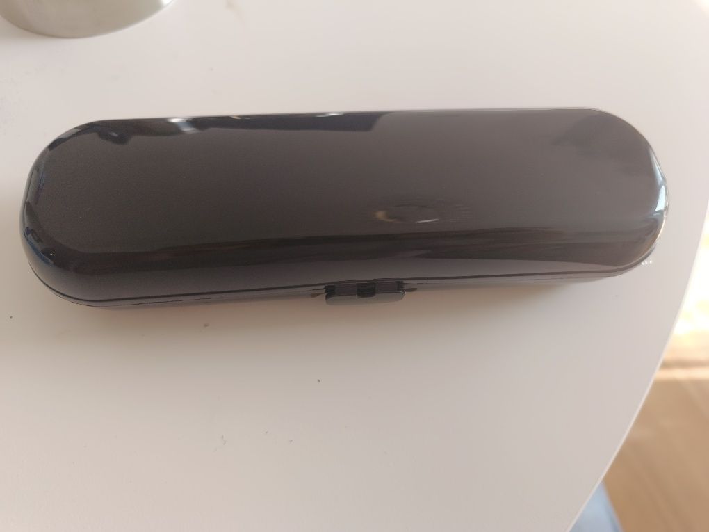 Cepillo dentes elétrico, batería y enchufe tipo C