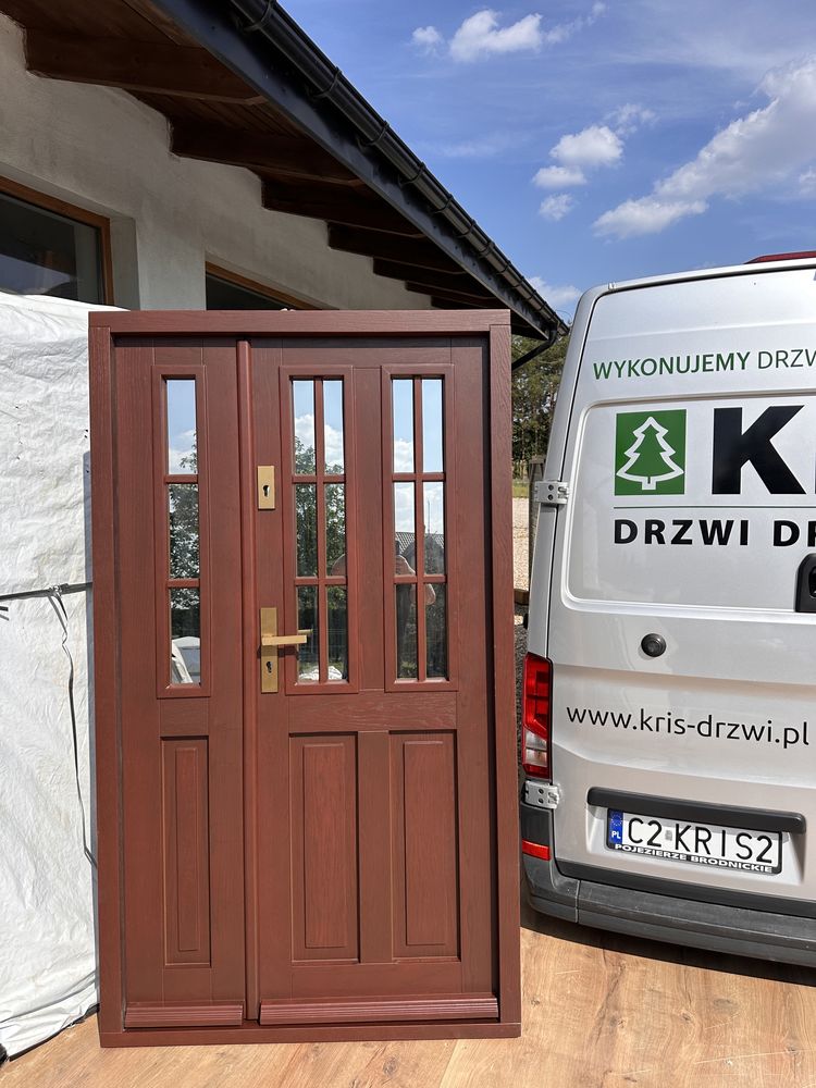 Drzwi zewnętrzne drewniane dąb Dwuskrzydłowe czyste powietrze Montaż