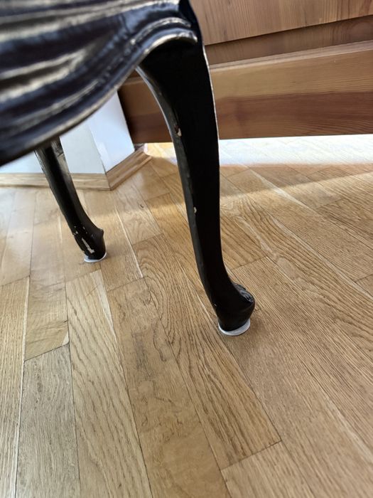 Продам крісла і стіл вінтаж, Італія