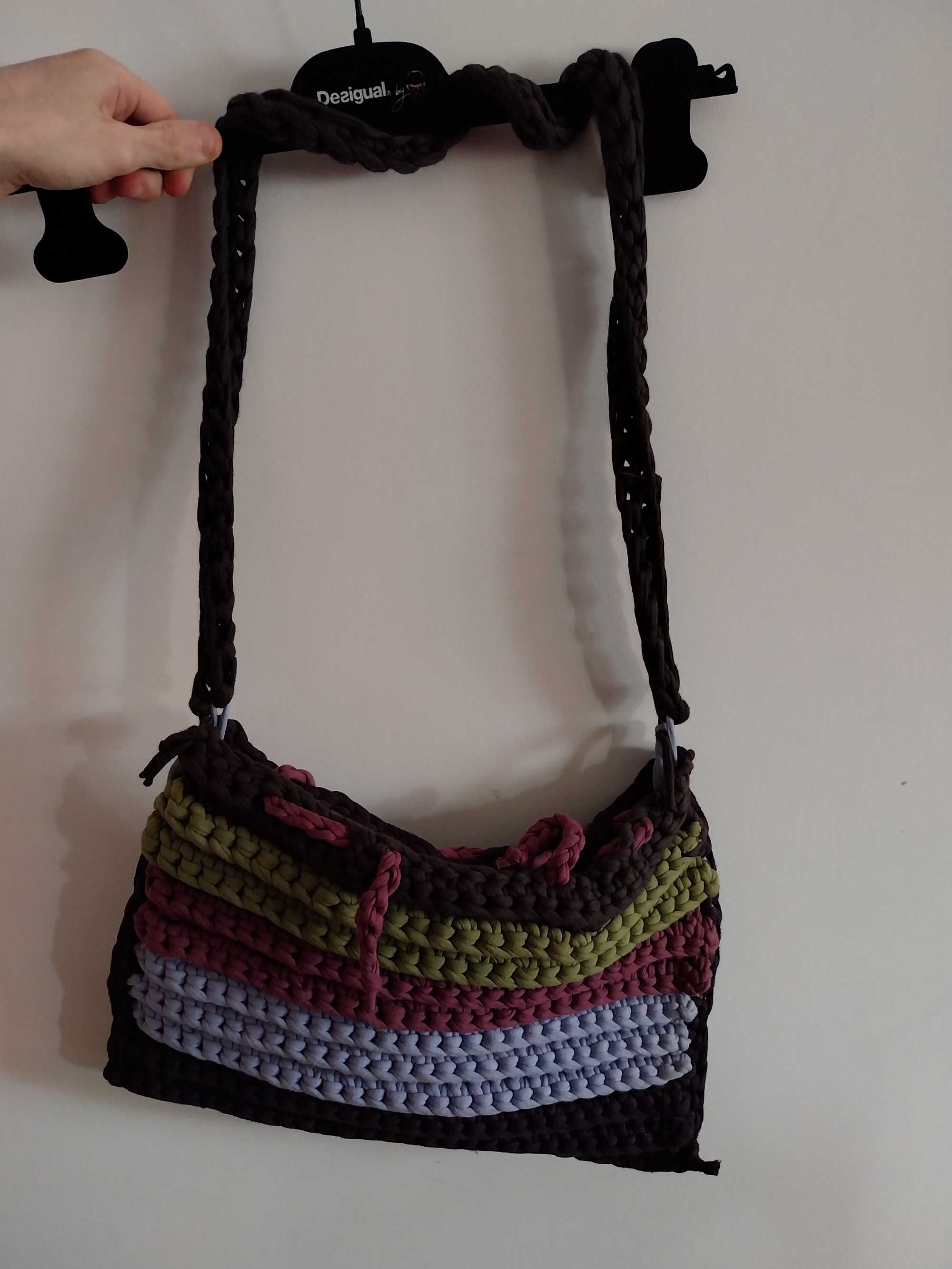 Mala em macramé, várias cores