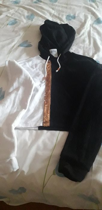 Sweat nova com capuz
