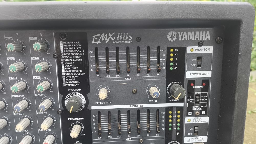 Мікшерний пульт + підсилювач Yamaha EMX88s