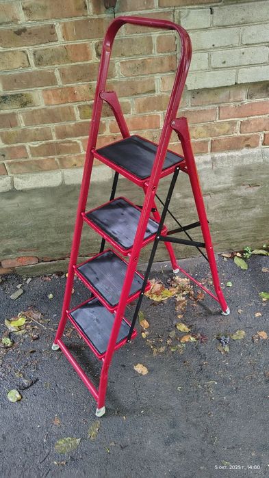 Продам стремянку