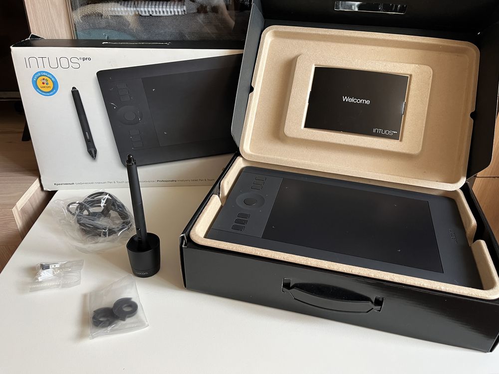 Терміново ! Графічний планшет Wacom Intous Pro S ідеальний стан