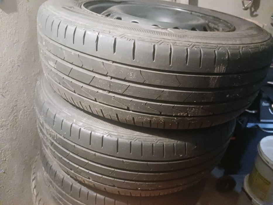 Opony z felgami stalowymi 15"