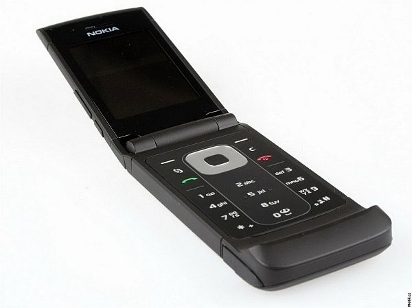 Nokia 6650 Fold.