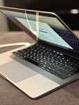MacBook Pro 13-calowy i5, 2020r.