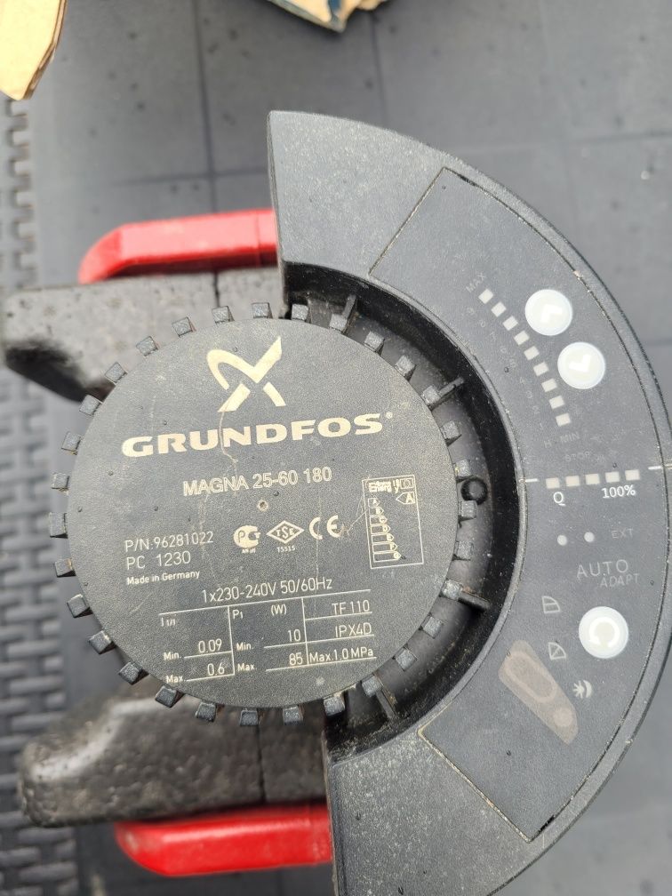 Pompa.  grundfos