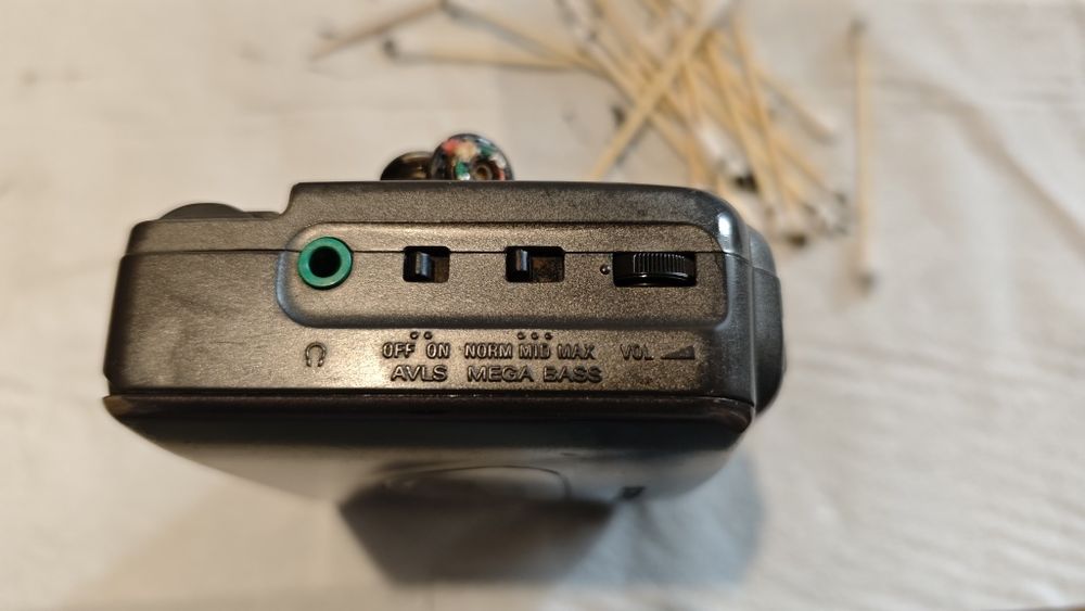 Walkmany Sony, Aiwa