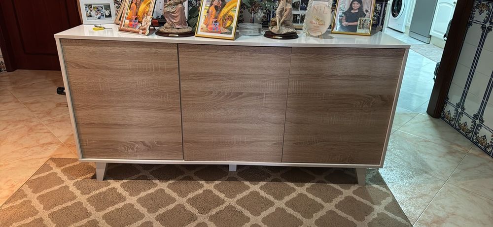 Conjunto de sofá, aparador e móvel de tv