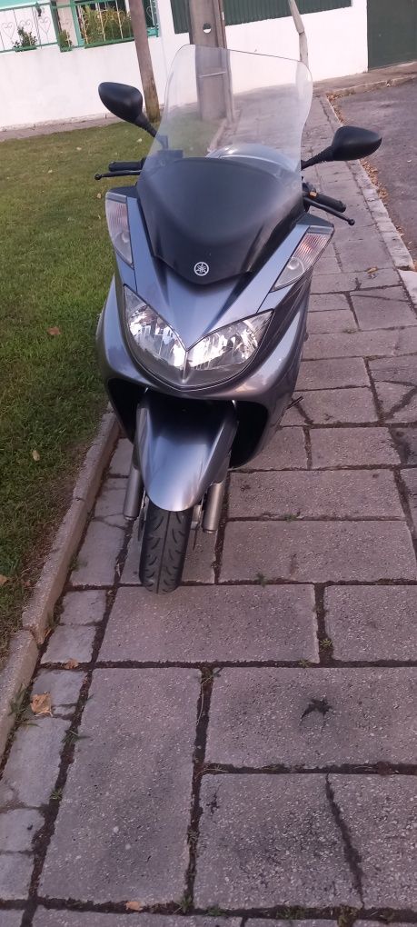 Yamaha majesty 400