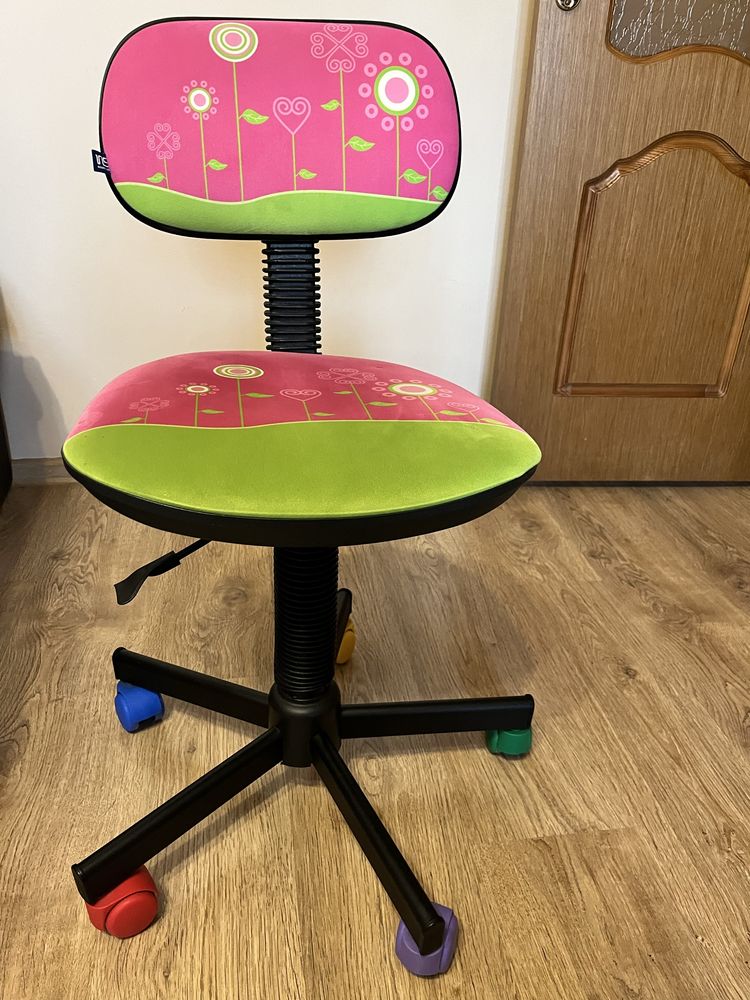 Дитячий стілець регульований