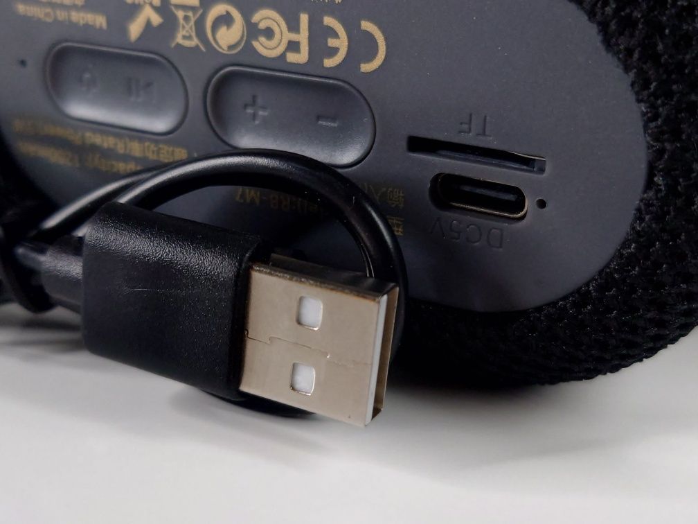 Głośnik bluetooth bezprzewodowy TWS radio odtwarzacz MP3 micro SD