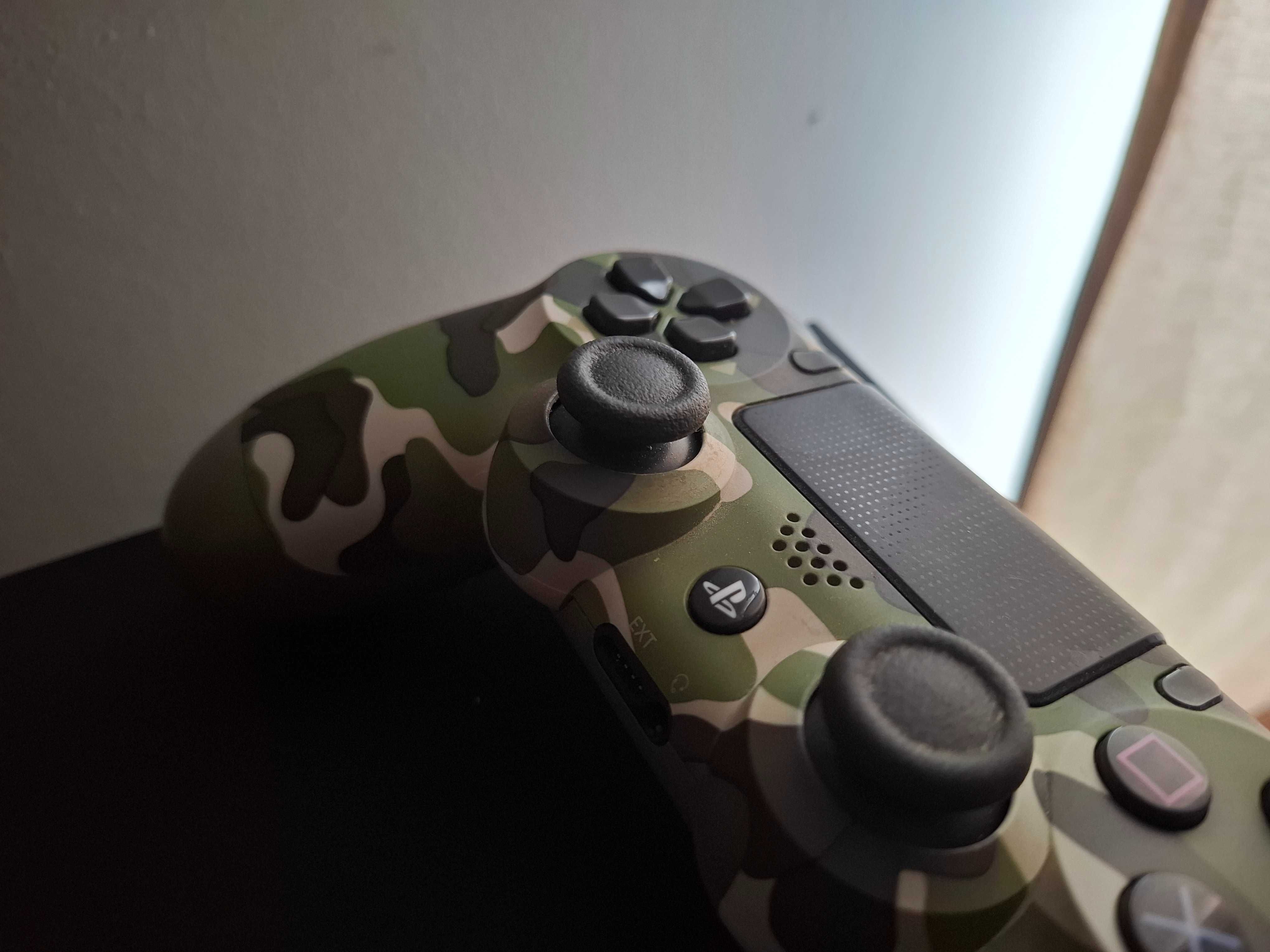 Playstation 4 c/ 2 comandos