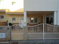 Moradia em Portimão com Terraço, Garagem e Próxima do Mar