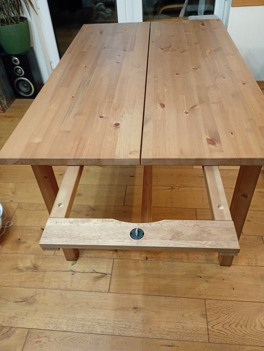 Stół do jadalni i salonu