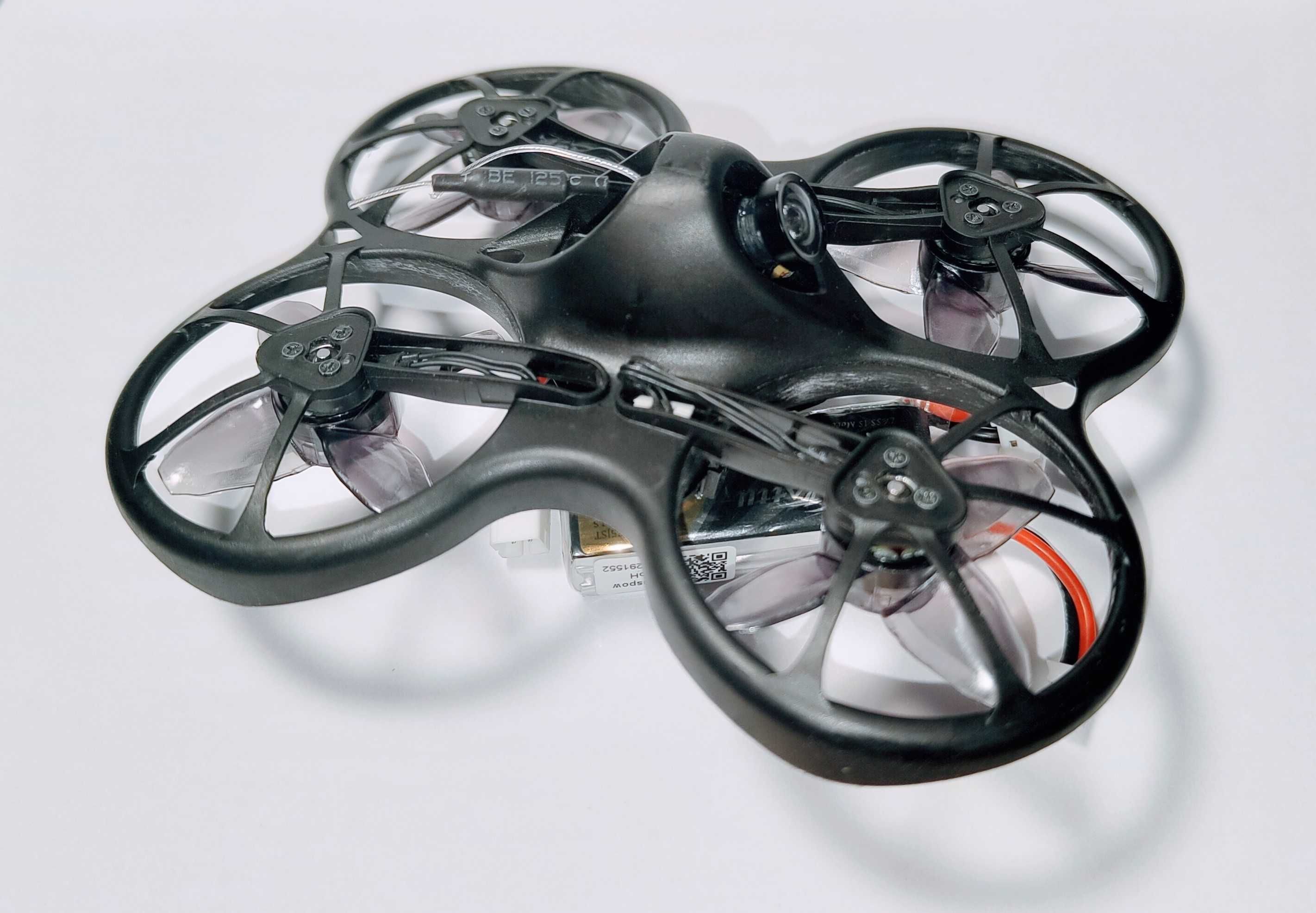 Emax Tinyhawk S + nadajnik FlySky FS-i6 (10 kanałów) + akcesoria