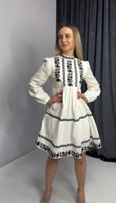 Сукня з вишивкою. Вишиванка.