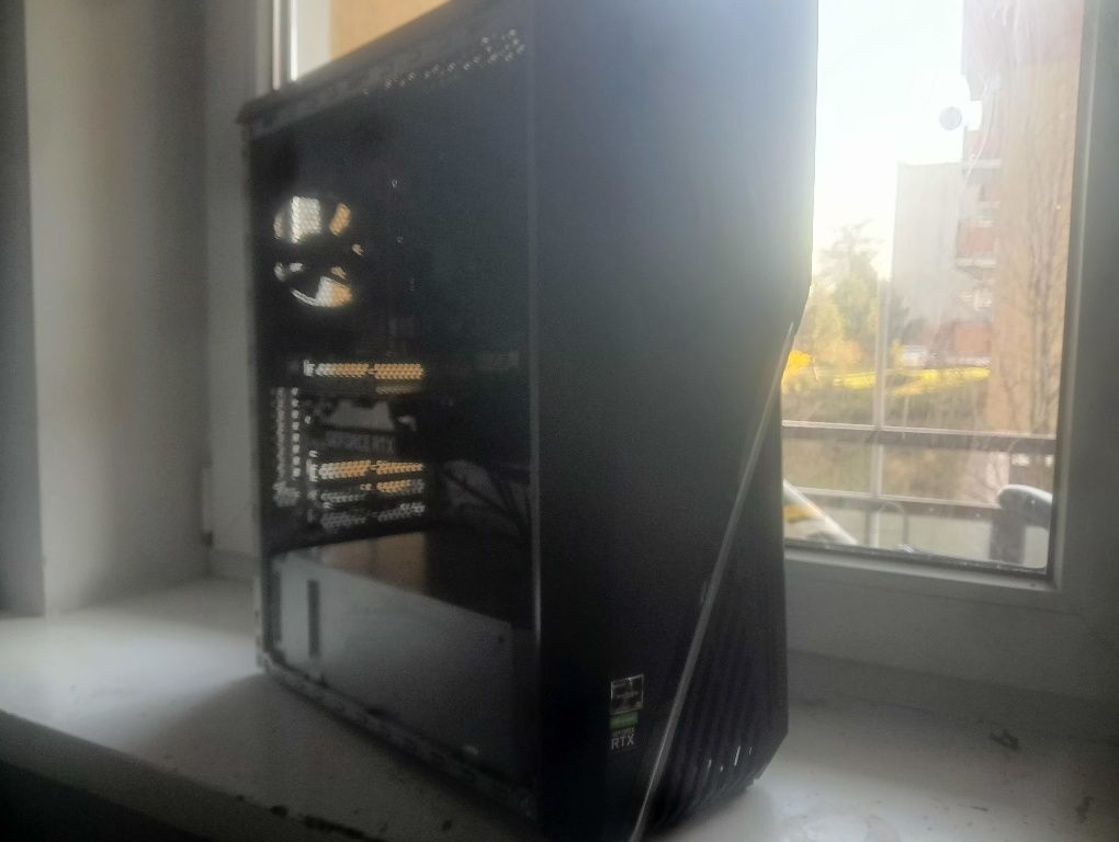 Komputer gamingowy + monitor
