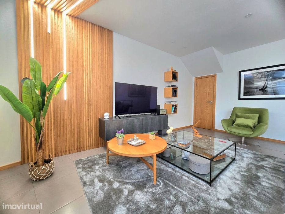 Moradia T2 c/ garagem no centro de Ovar