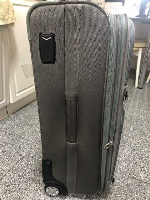 Mala viagem grande da marca LYS, em polyester cinzenta