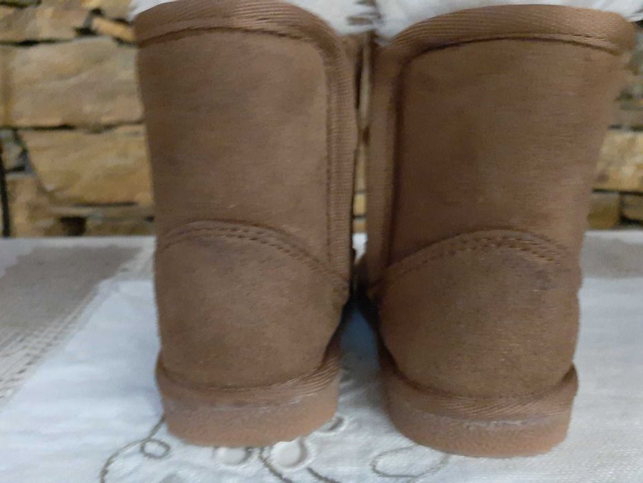 Bota nova forrada com pelo da Saxoo Blue