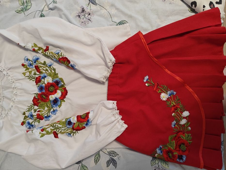 Продам вишиванку та спідницю комплектом 128-140