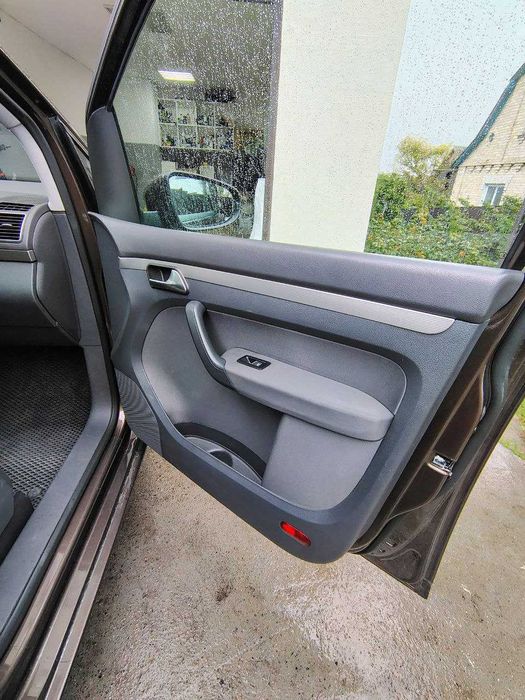 Volkswagen Touran 2011