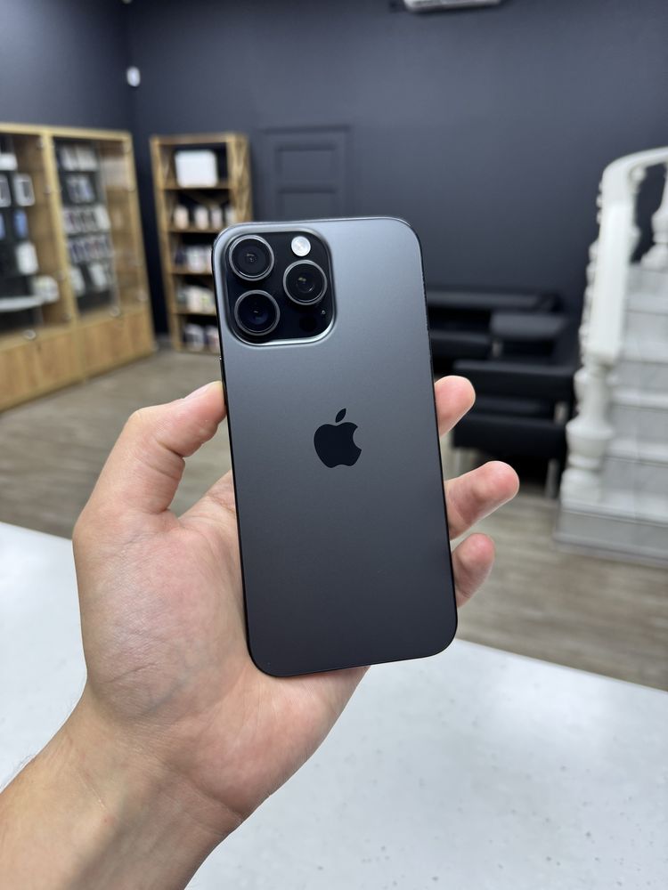 iPhone 16 Pro Max 256gb Black Titanium Neverlock SIM + E-Sim